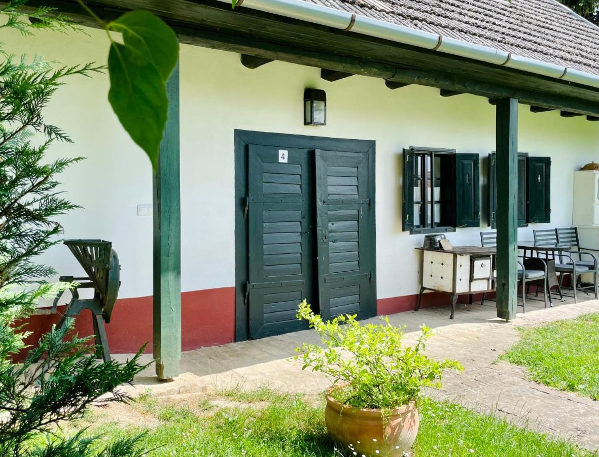 Lelle Vineyard Cottages Balatonlelle Exterior foto