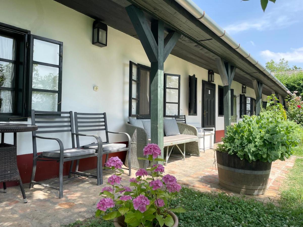 Lelle Vineyard Cottages Balatonlelle Exterior foto